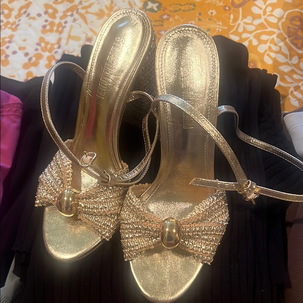 Steve Madden Shimmering Gold Heels